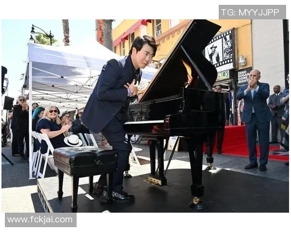 吐鲁番的足球明星女勇敢追梦展现自我风采与激情的故事